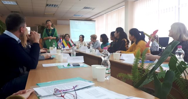 на засіданні круглого столу Стратегії розвитку педагогічної освіти в добу змін